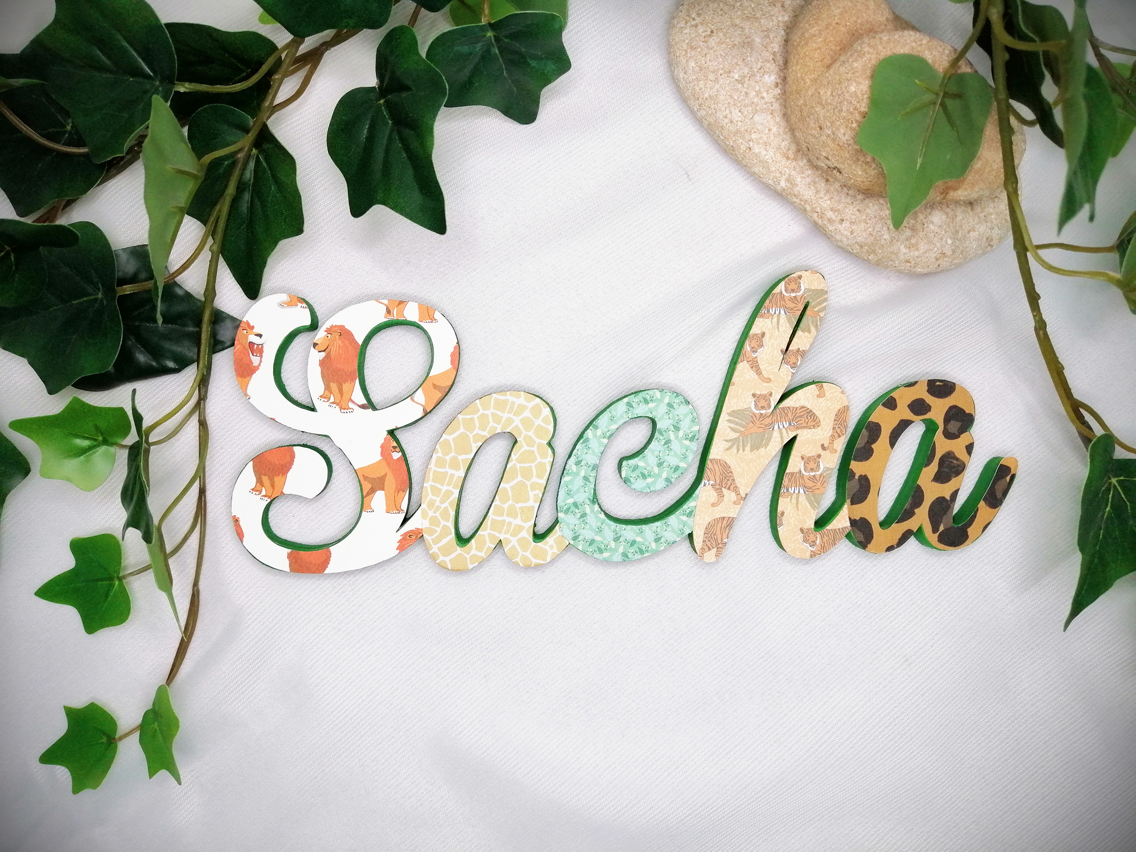 Prénom en bois Sacha thème Savane