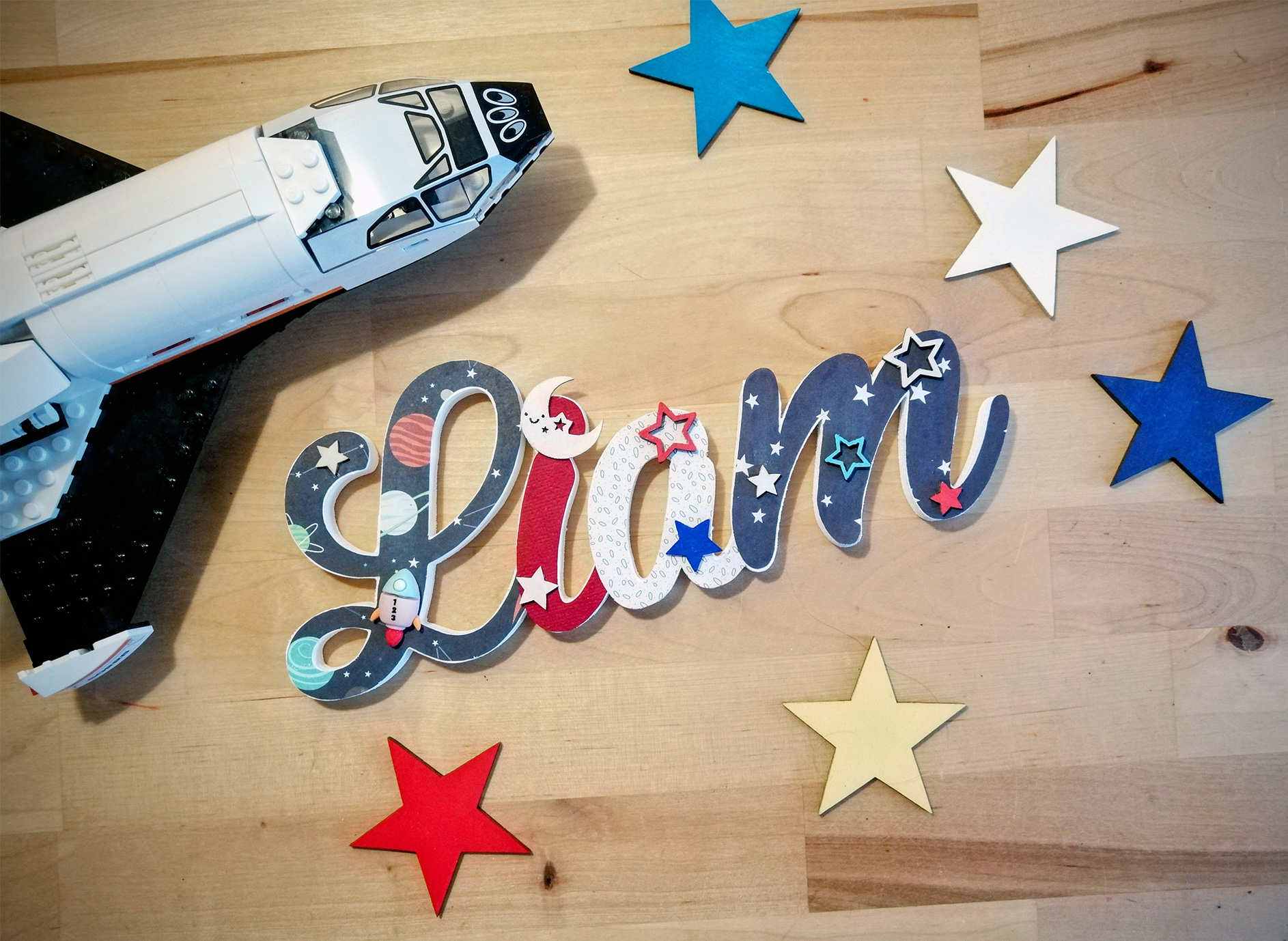 Liam en bois thème espace