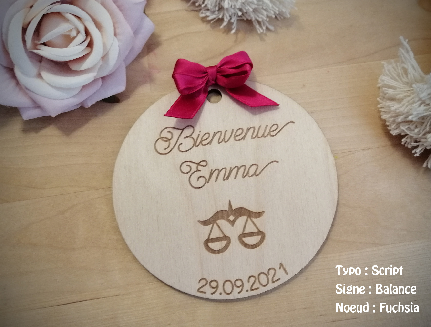 medaillon-zodiaque-bois-balance-fuchsia