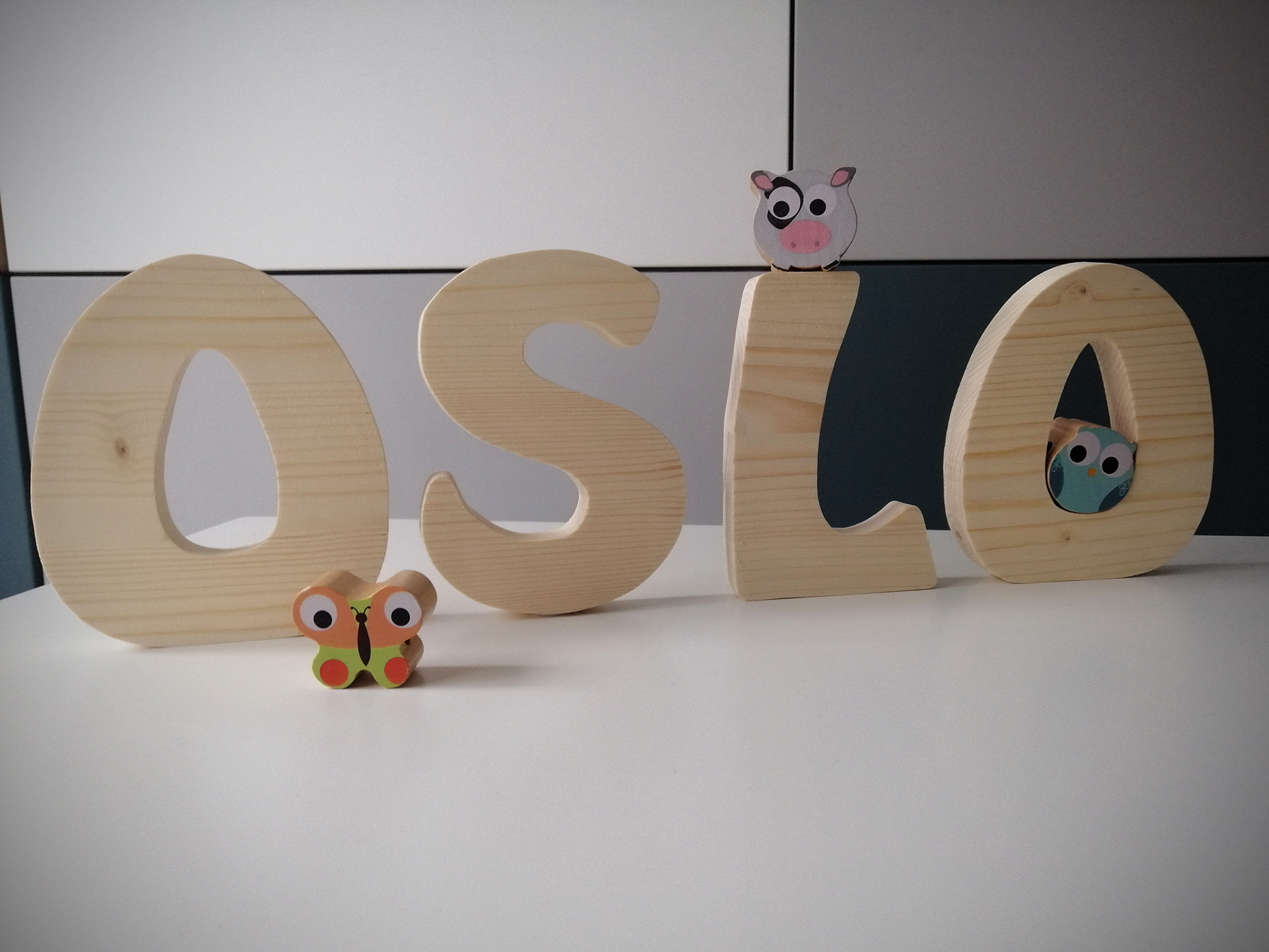 Ville et capital en bois brut et massif Oslo