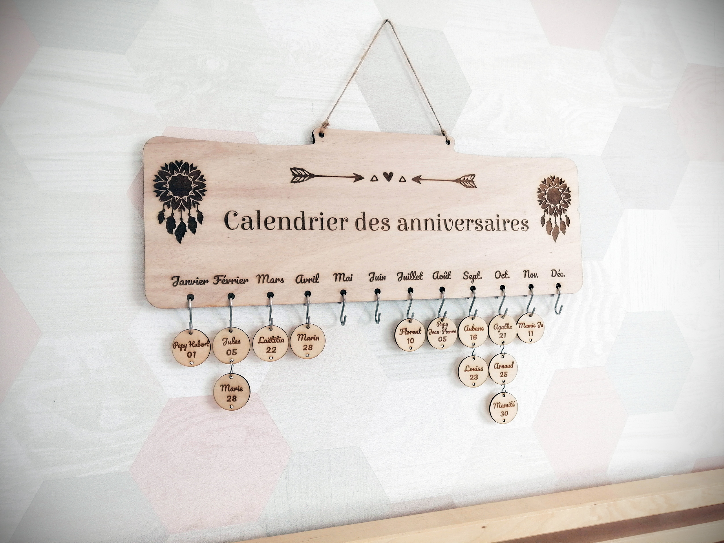 Calendrier perpétuel des anniversaires en bois - Thème Tribal