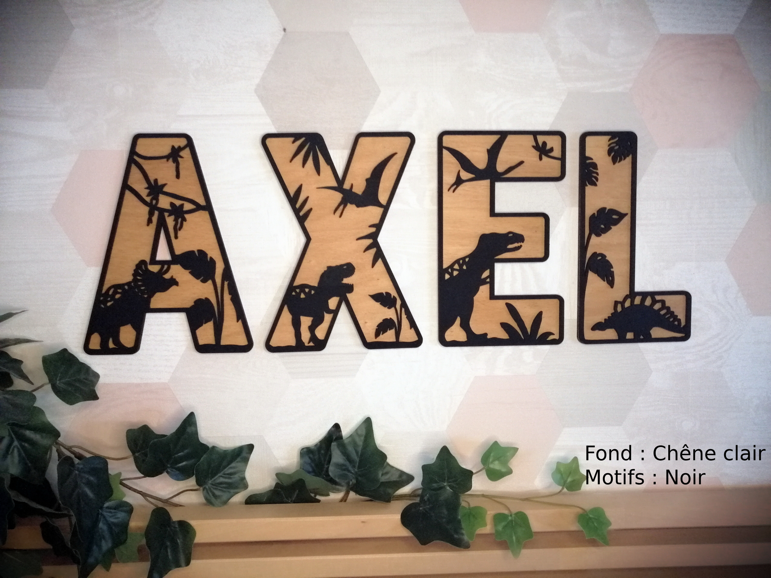 Lettre en bois en relief - Dinosaure