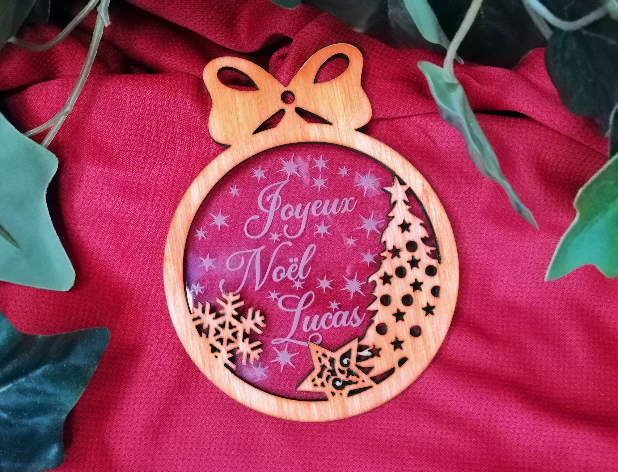 Boule de Noël personnalisée en bois et verre