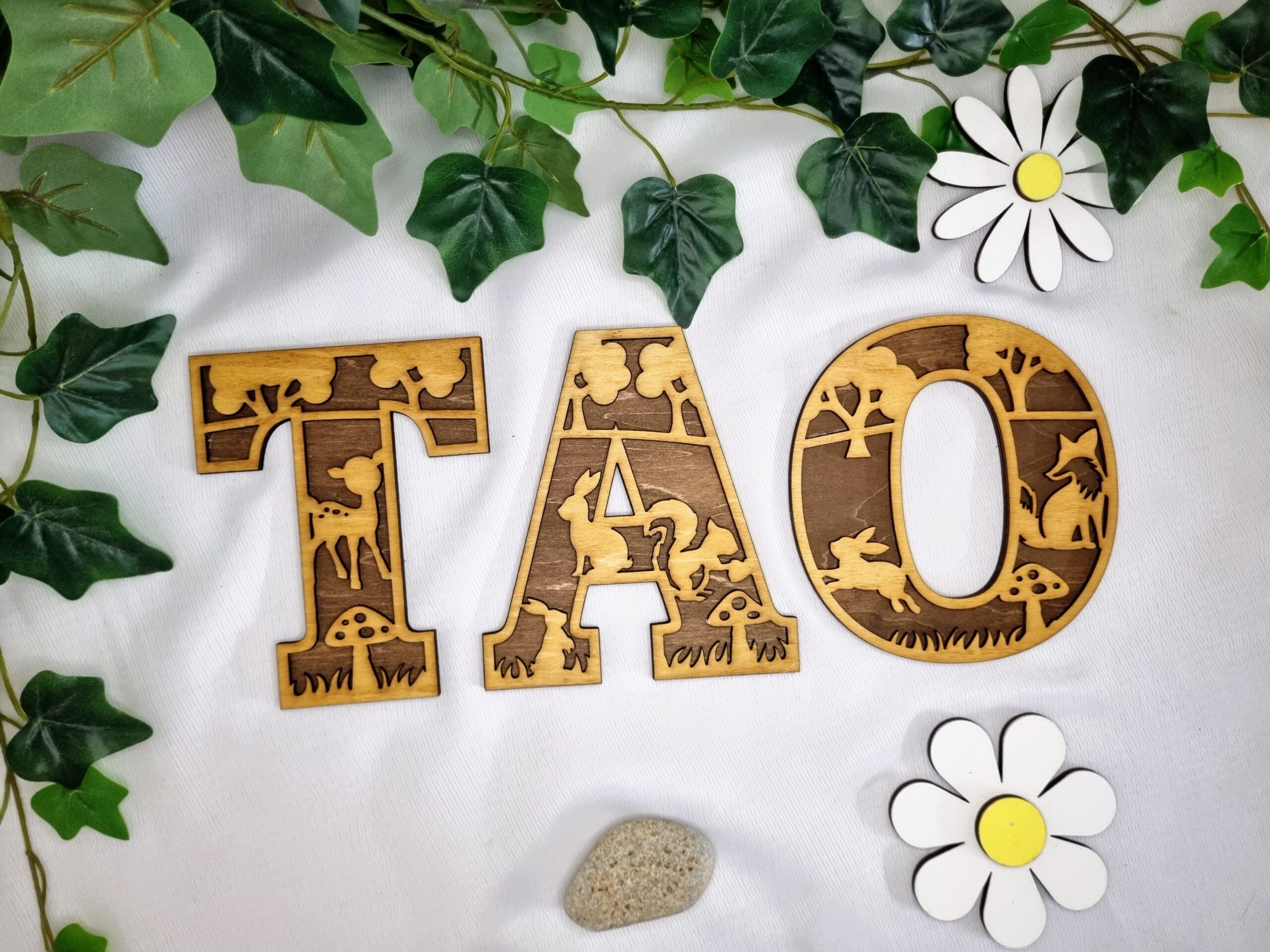 TAO - Lettre en bois forêt