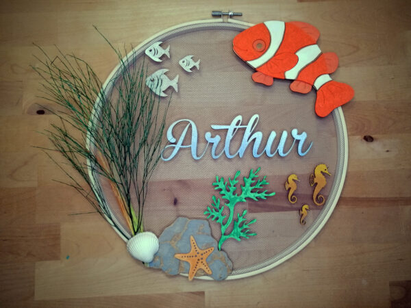 Prénom Arthur sur couronne marine océan poisson