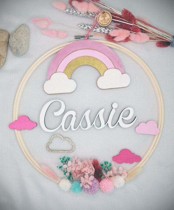 Couronne en bois Arc en Ciel prénom Cassie