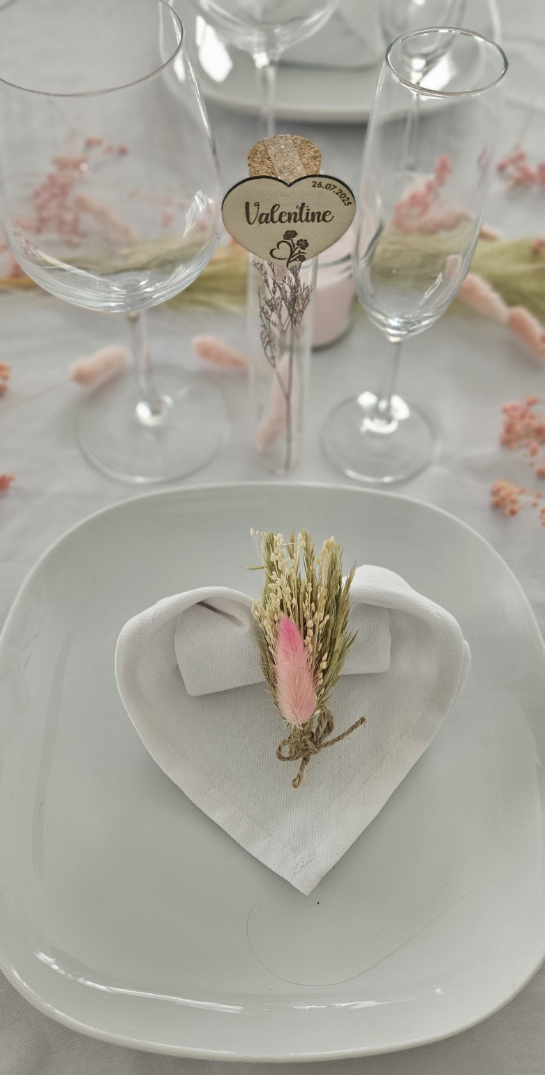 Marque place en bois forme de coeur