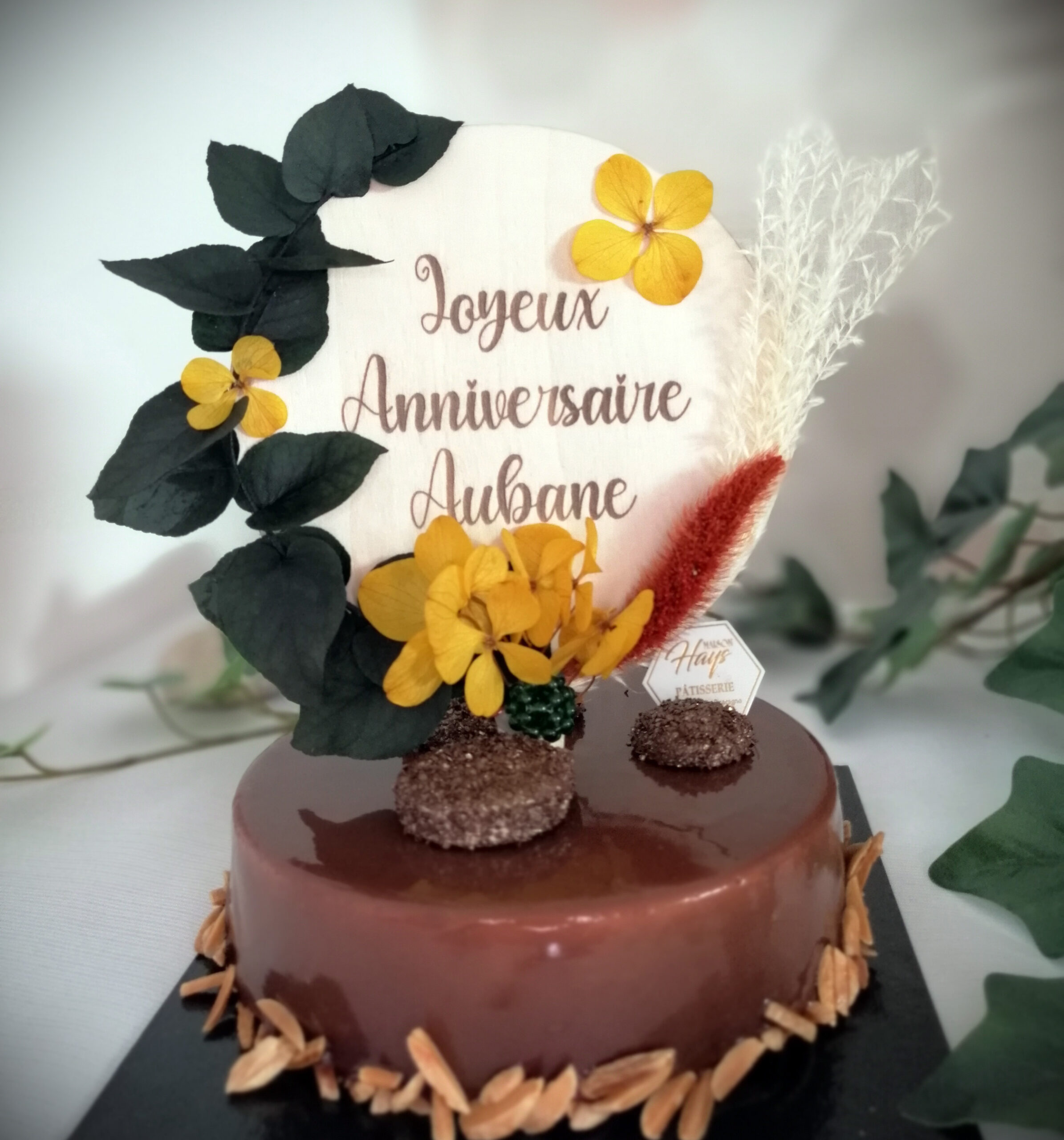 Cake topper avec de véritables fleurs à personnaliser - Atelier d'Aubin