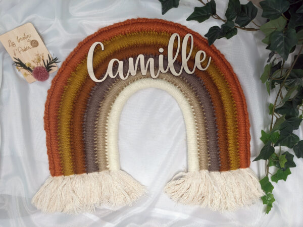 Arc en ciel géant macramé avec prénom en bois