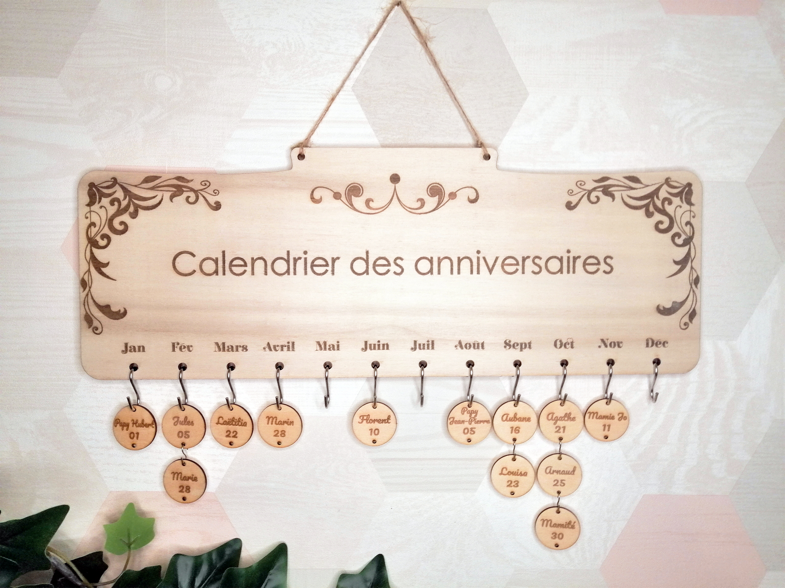 Calendrier perpétuel des anniversaires en bois Arabesque - Atelier d'Aubin