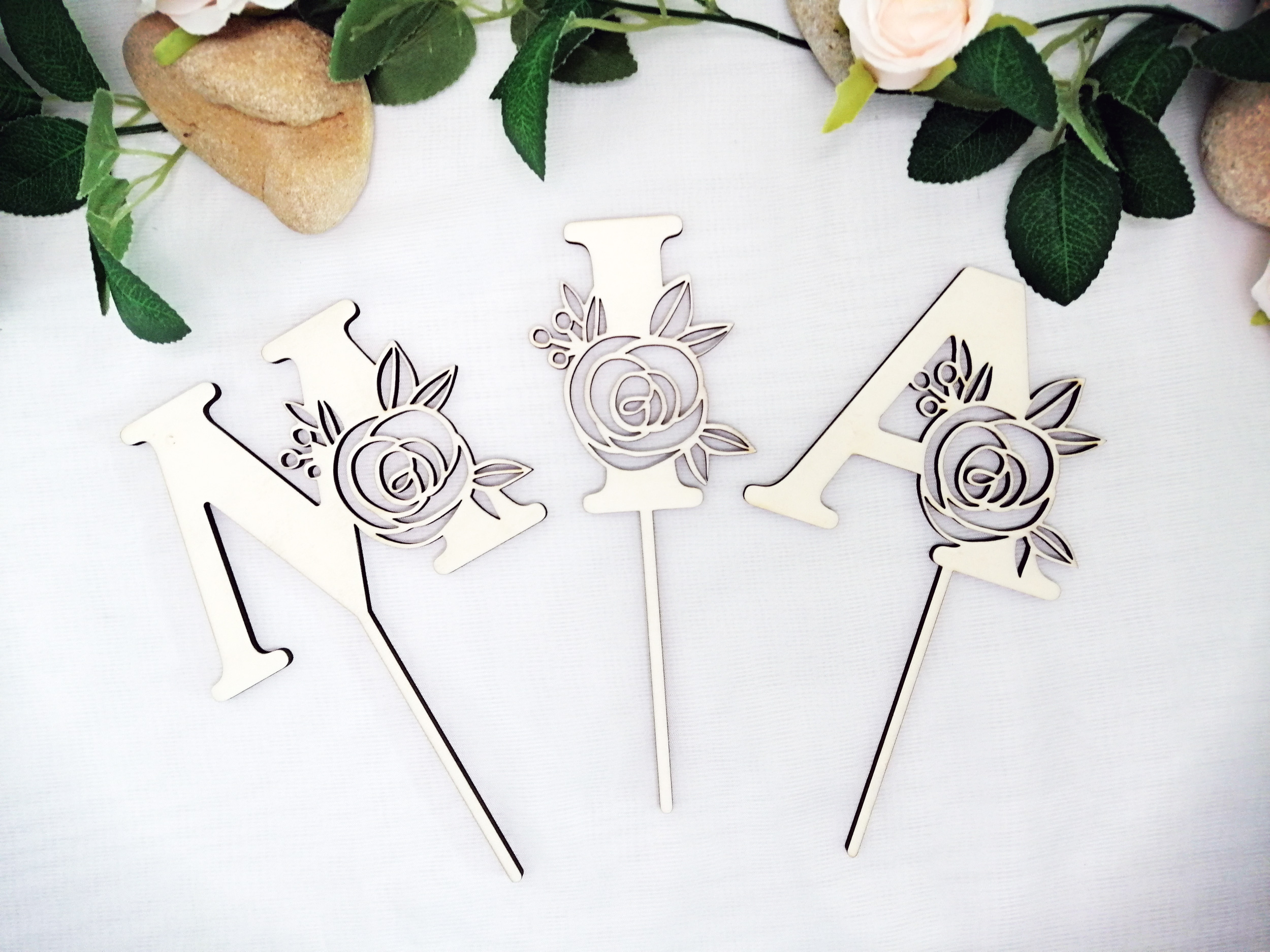 Cake Topper en bois - Lettre florale - Atelier d'Aubin